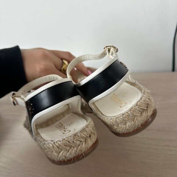 Chanel Bicolor CC Ankle Strap Espadrille Sandals Sz 37 Chain On Straps Black/Whi - Picture 12 of 15